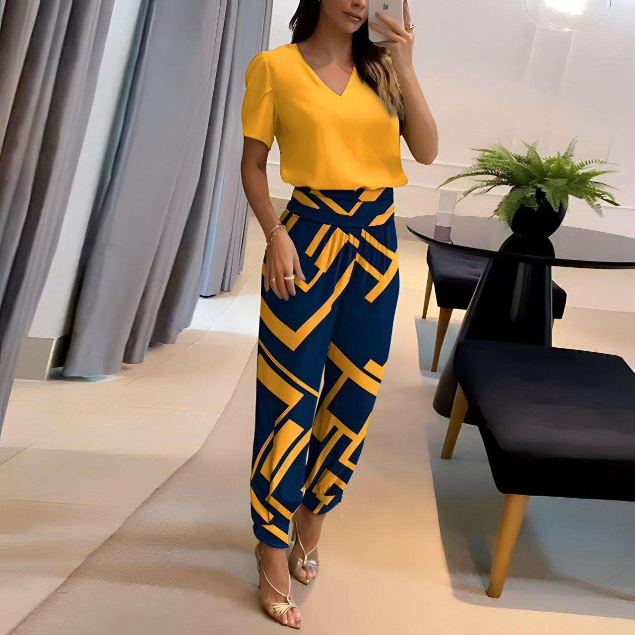 Alexandra™ | Trendy sæt med bluse og bukser