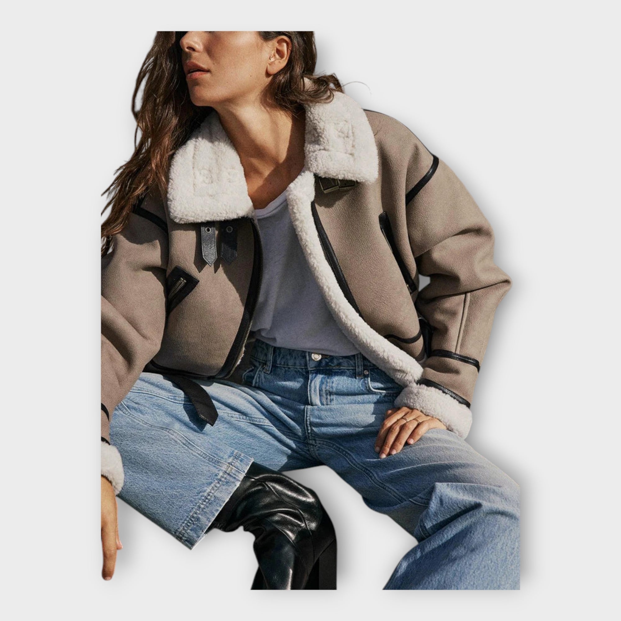 FORET LÆDERLOOK-JAKKE MED BÆLTE