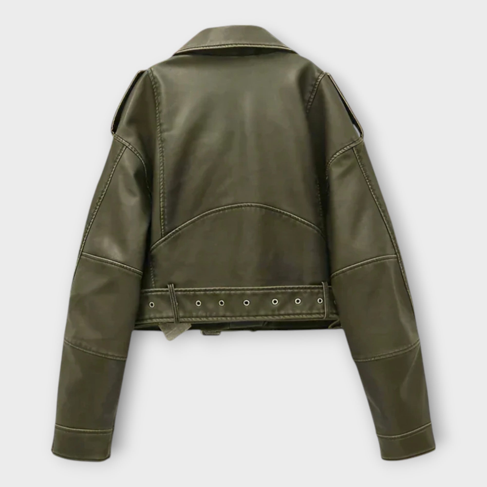 NOIR™ – KORT JAKKE I LÆDERLOOK MED BÆLTE